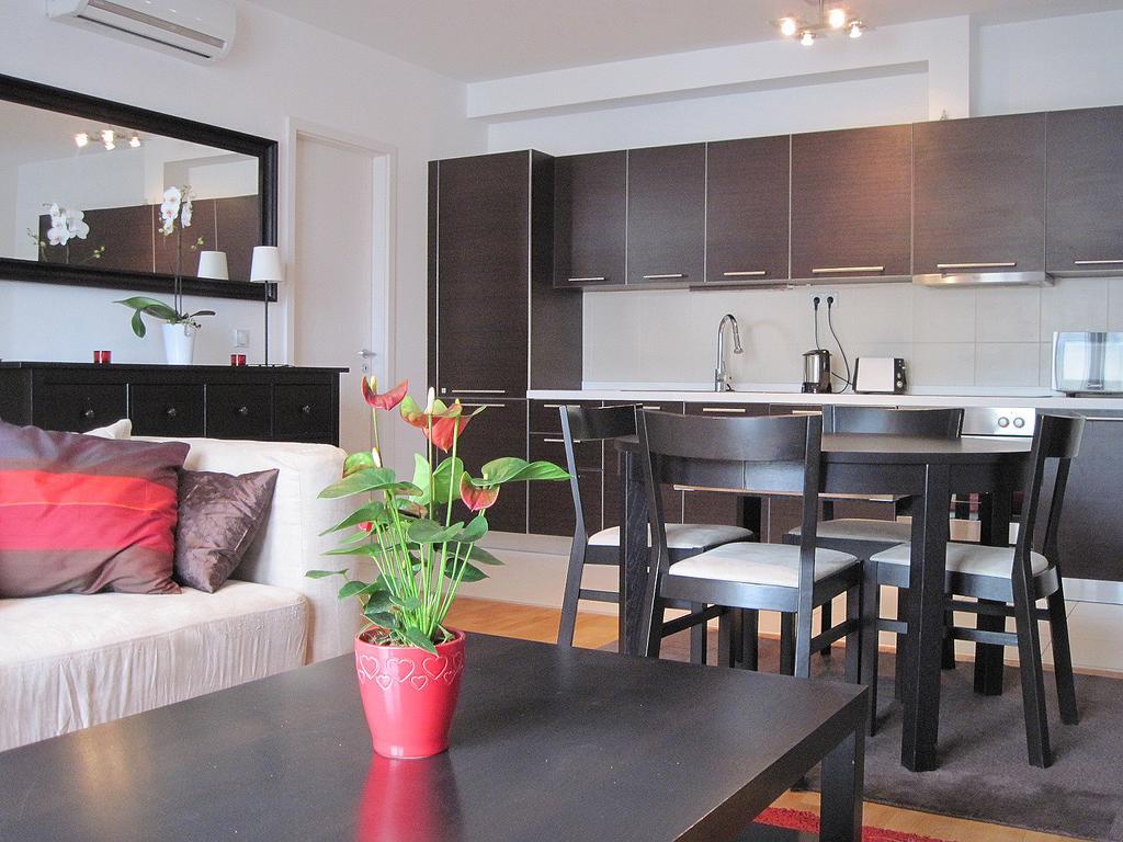 International Apartments Budapest Bagian luar foto
