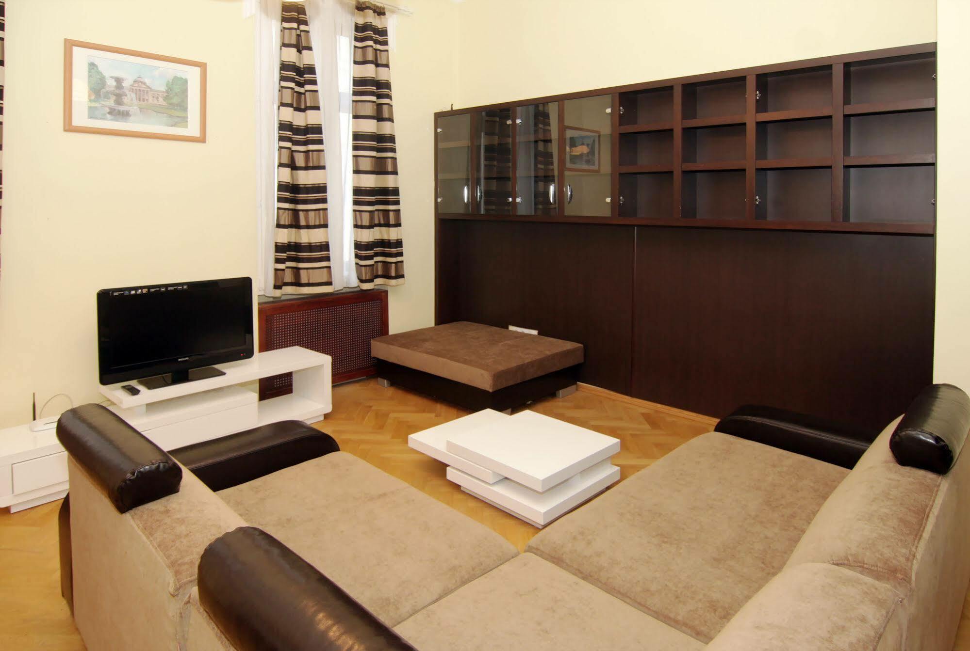 International Apartments Budapest Bagian luar foto