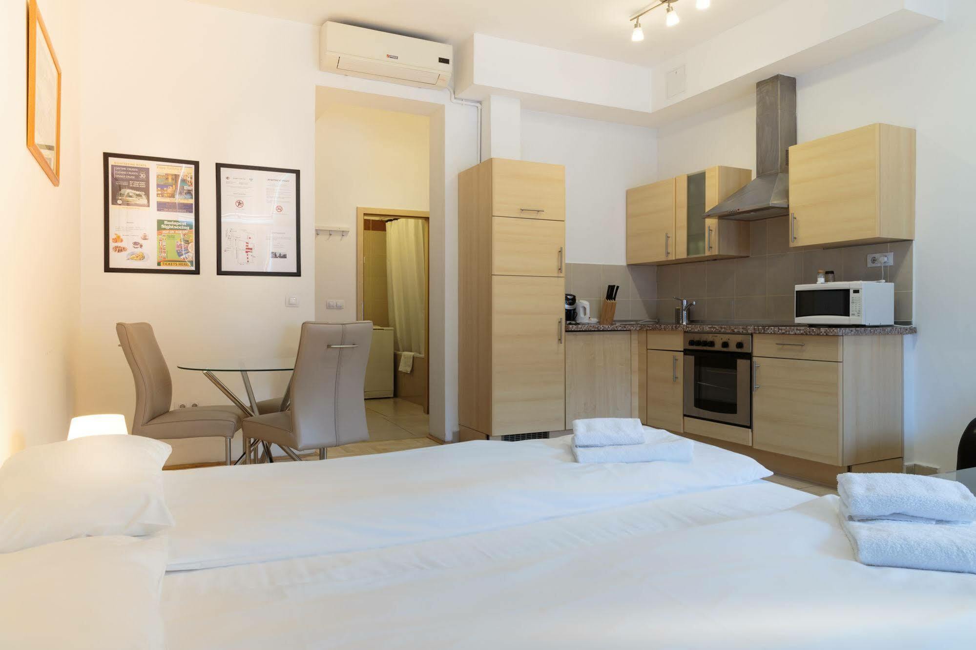 International Apartments Budapest Bagian luar foto