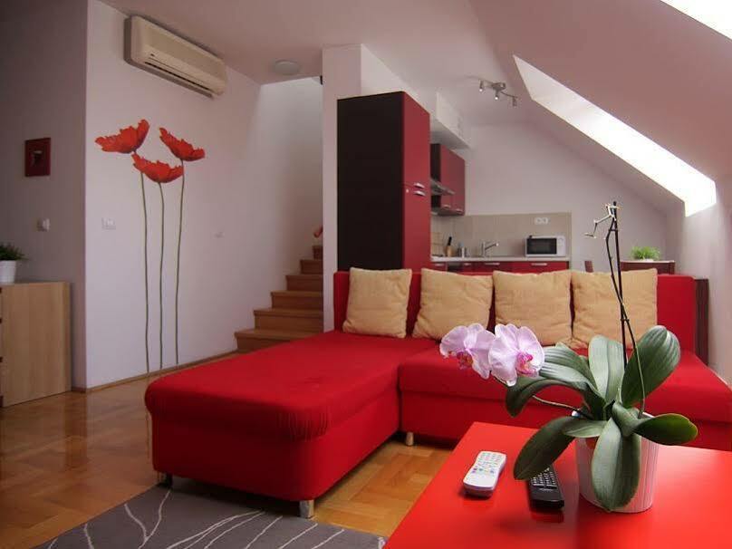 International Apartments Budapest Bagian luar foto
