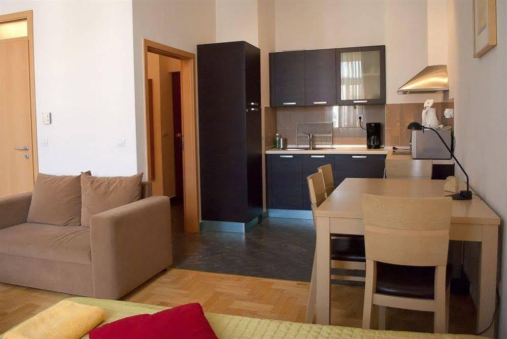 International Apartments Budapest Bagian luar foto